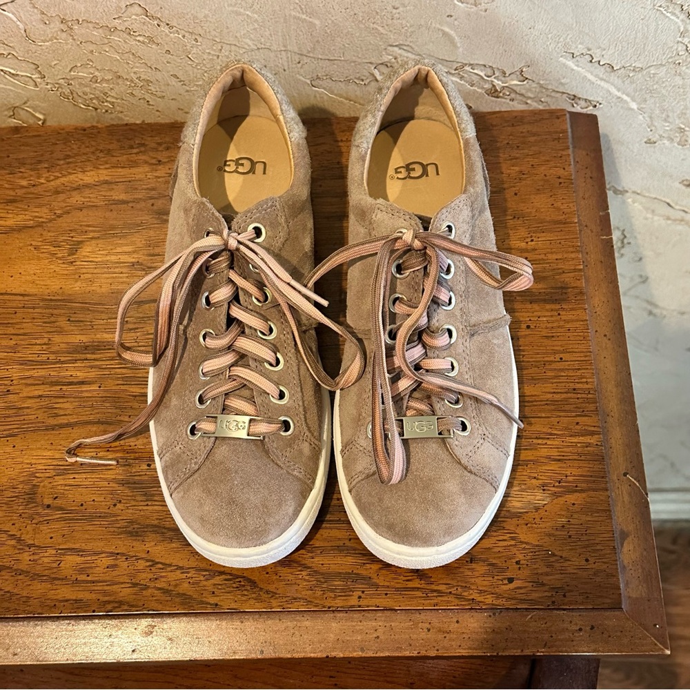UGG Milo Fawn Suede Tan Taupe Low Top Lace Up Sneaker size 6